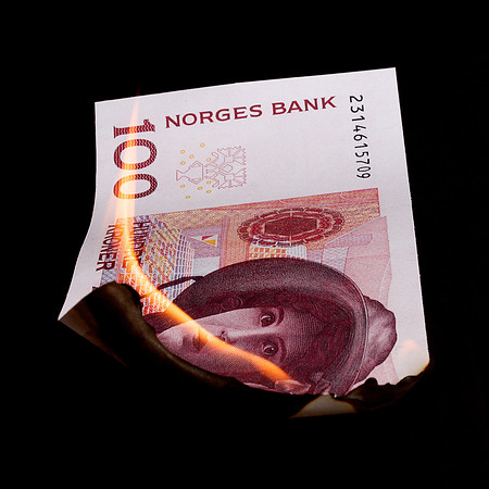 Hundrelapp i flammer