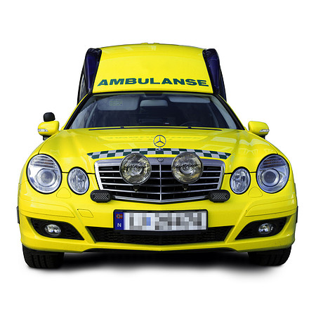 Ambulanse mot hvitt